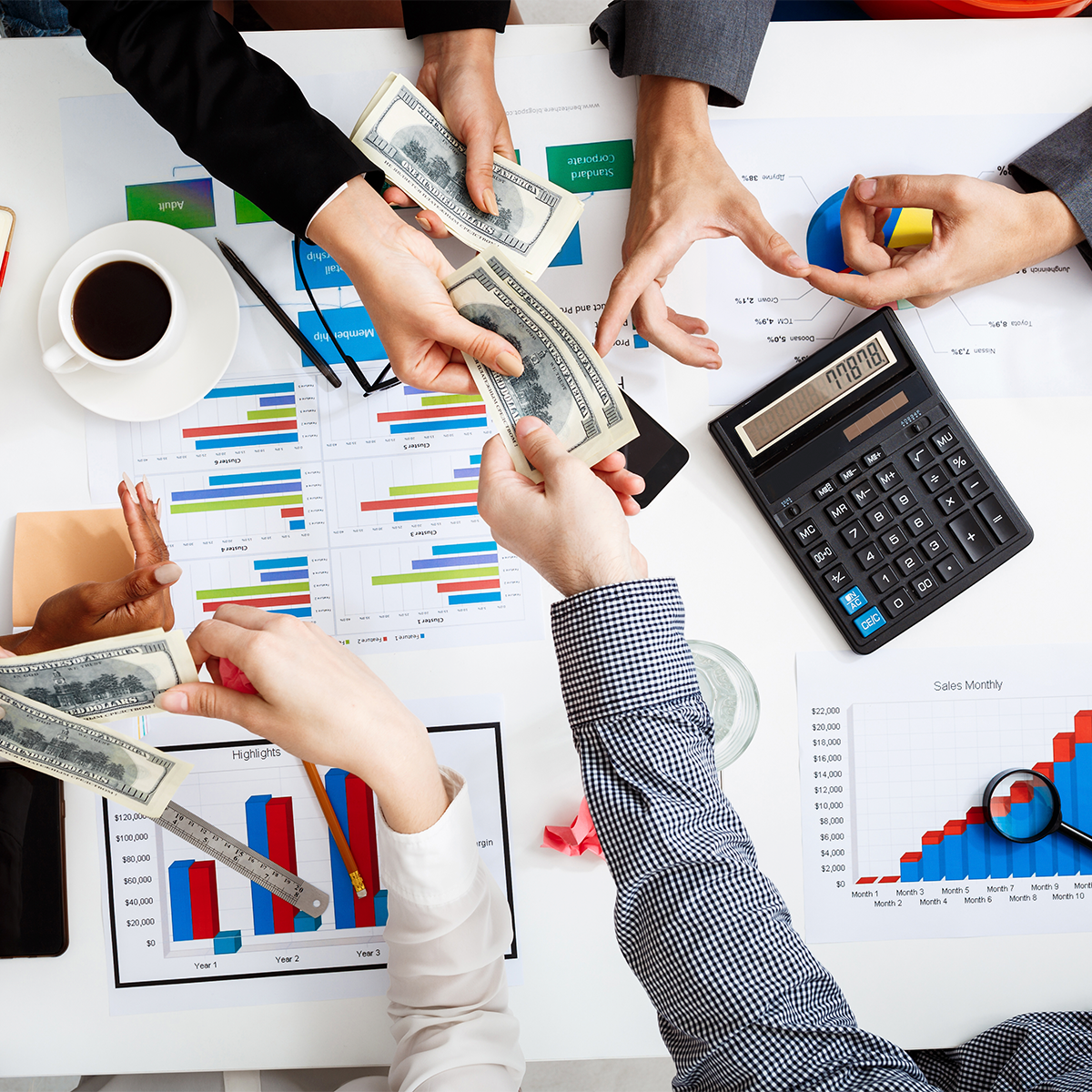 👷♀️ Contratas empleados en tu negocio: ¿ya sabes cómo manejar la nómina sin errores?